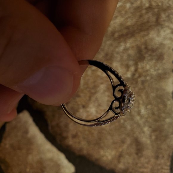 Beautiful  design 14K white gold diamond  ring - Picture 11 of 13